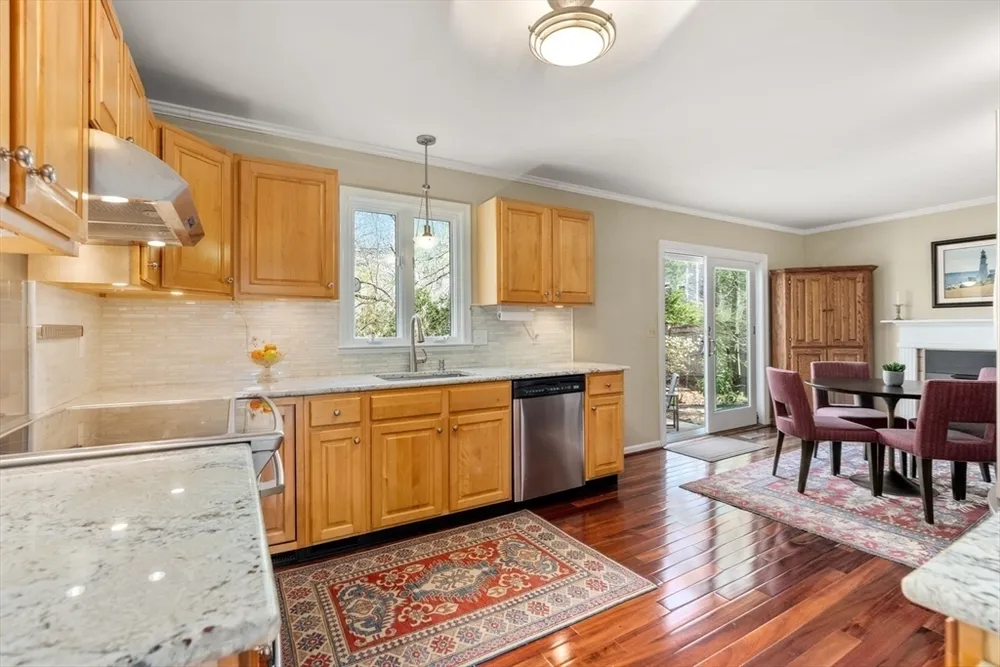 26 Buena Vista Rd, Wellesley, MA 02482