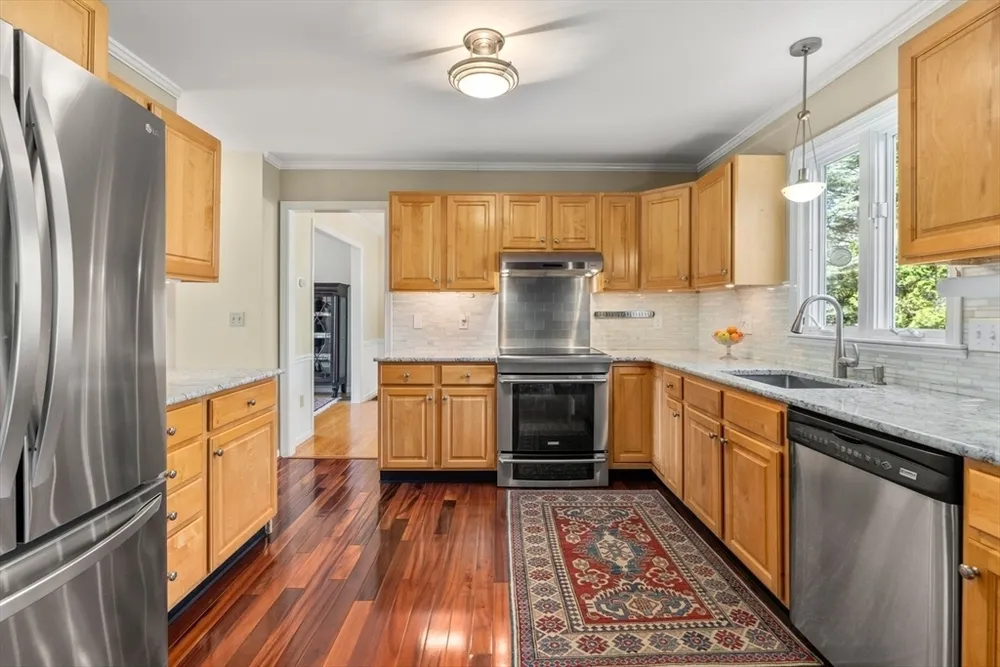 26 Buena Vista Rd, Wellesley, MA 02482