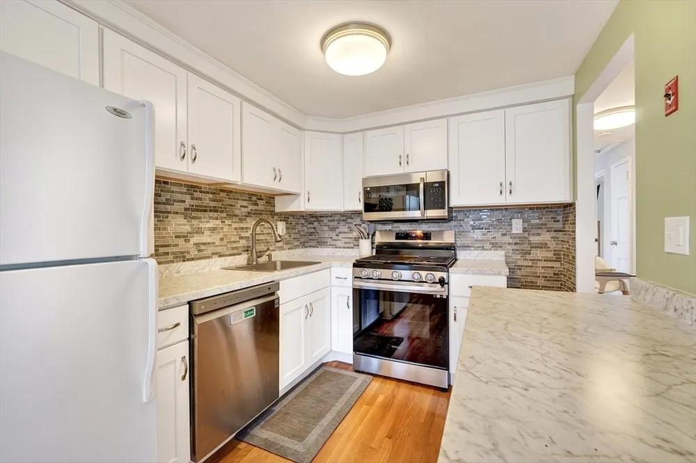 9 Valley Rd, Norwood, MA 02062