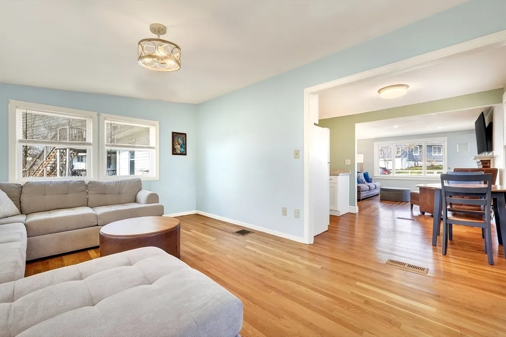 9 Valley Rd, Norwood, MA 02062