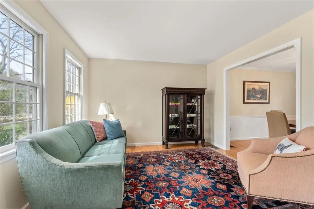 26 Buena Vista Rd, Wellesley, MA 02482