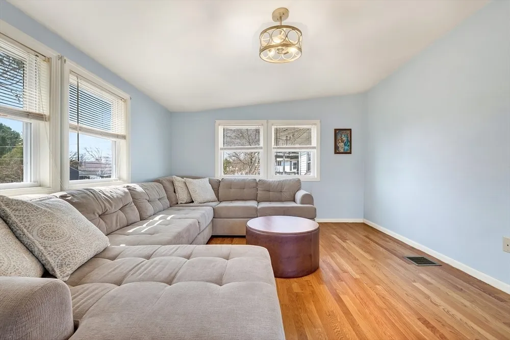9 Valley Rd, Norwood, MA 02062