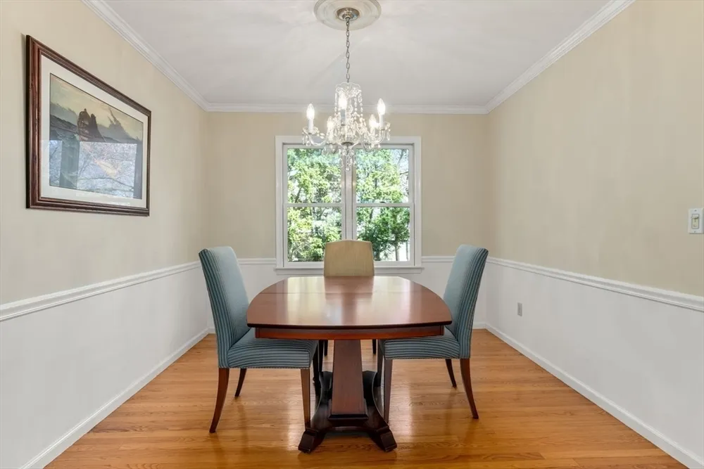 26 Buena Vista Rd, Wellesley, MA 02482