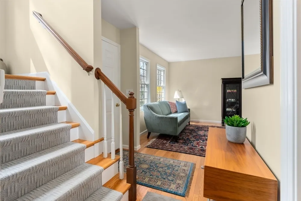 26 Buena Vista Rd, Wellesley, MA 02482