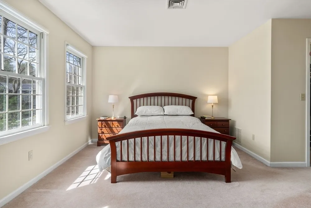 26 Buena Vista Rd, Wellesley, MA 02482