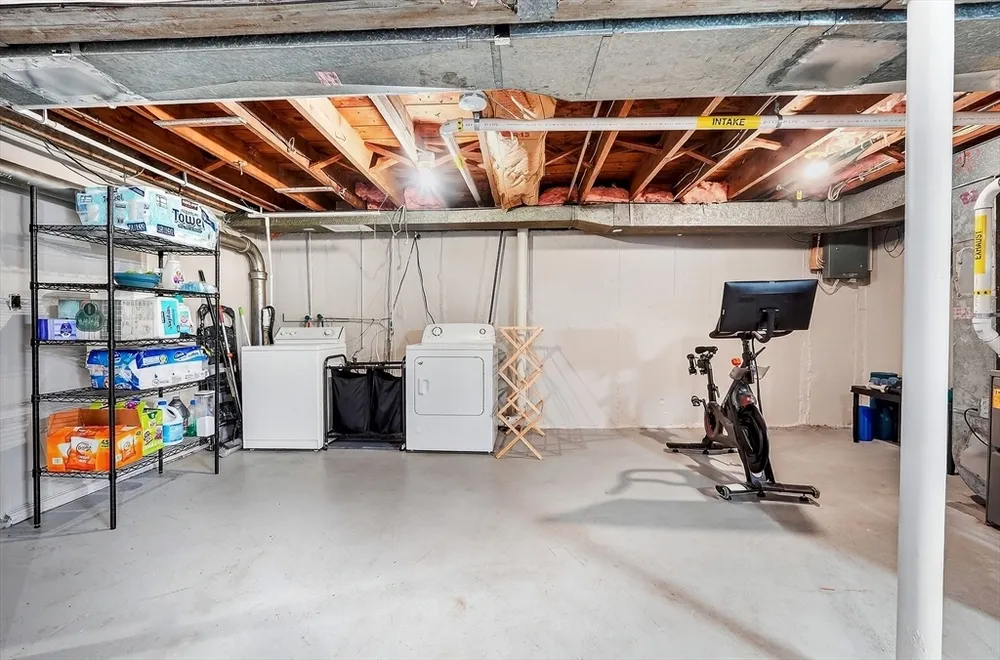 9 Valley Rd, Norwood, MA 02062