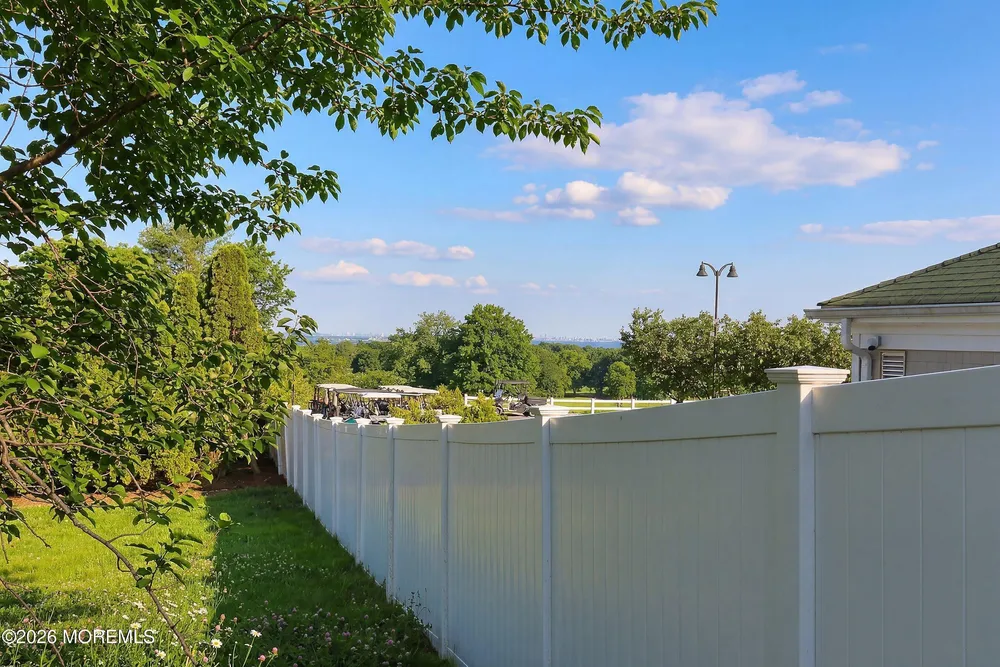 14 Koosman Dr, Leonardo, NJ 07737