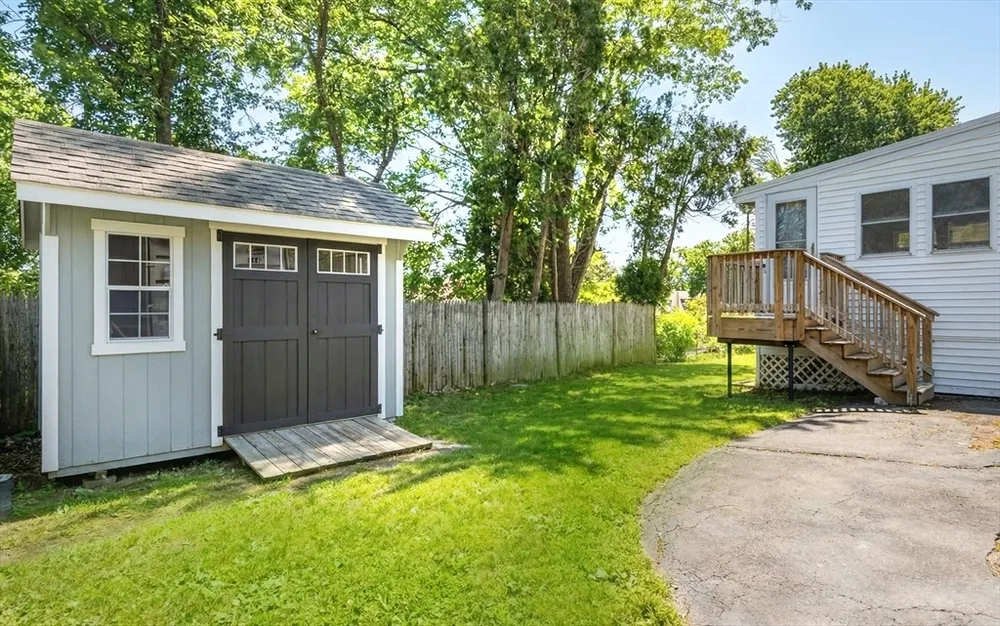 9 Valley Rd, Norwood, MA 02062