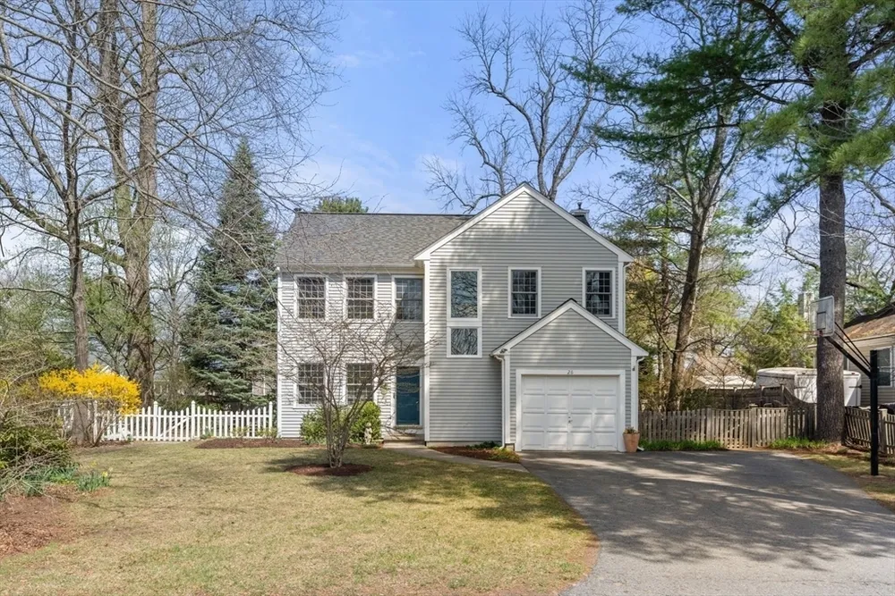 26 Buena Vista Rd, Wellesley, MA 02482