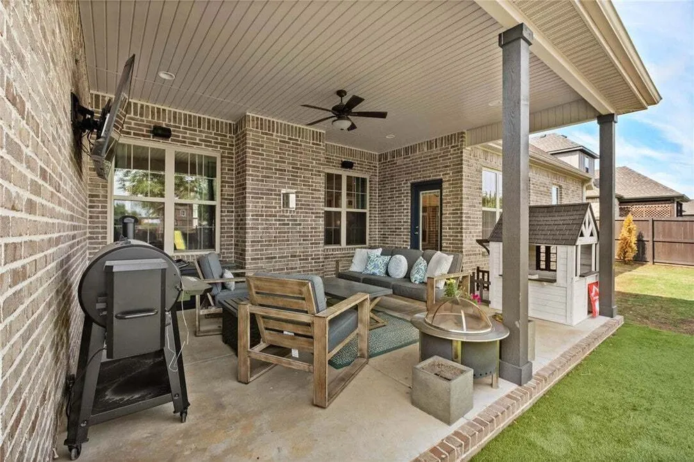 1502 Ridgewood Ave, Lowell, AR 72745