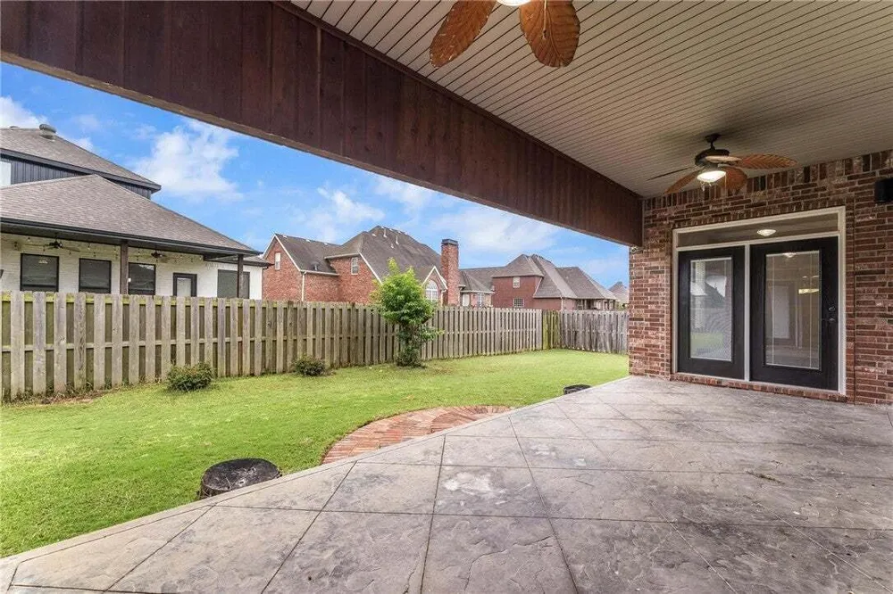 6104 Laurel Hill Ln, Rogers, AR 72758