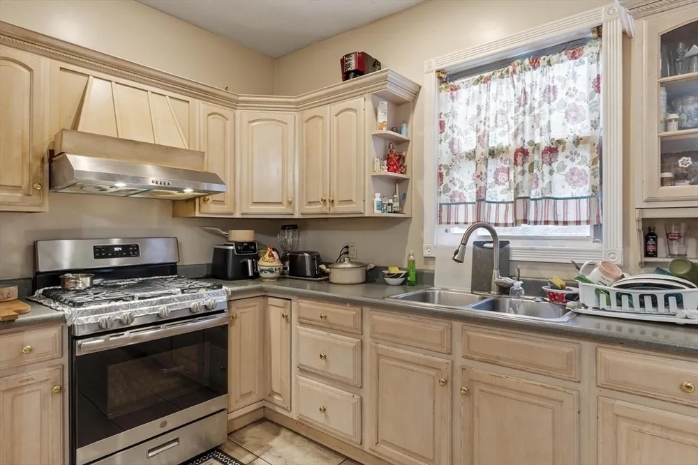 51 High Rock St, Lynn, MA 01902
