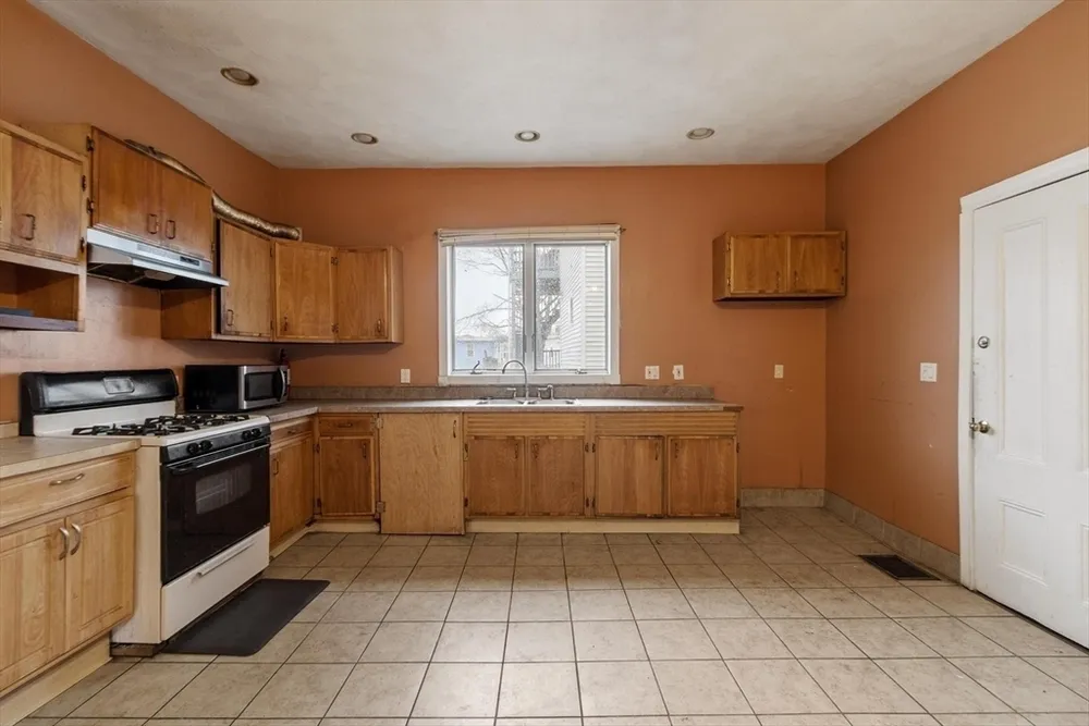 51 High Rock St, Lynn, MA 01902