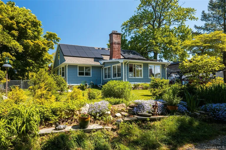 195 Sound Beach Blvd, Sound Beach, NY 11789