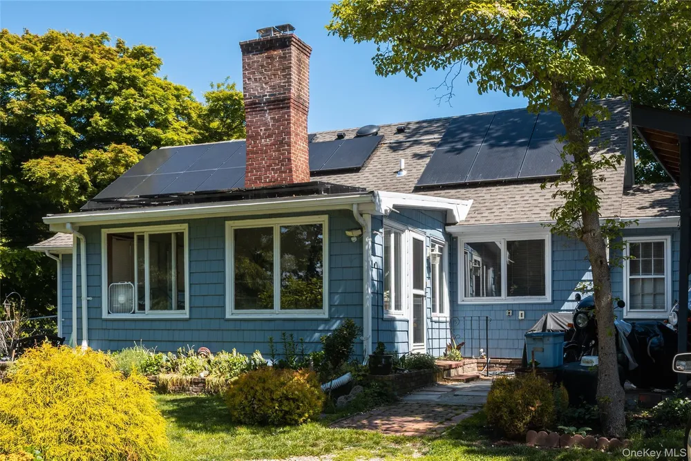 195 Sound Beach Blvd, Sound Beach, NY 11789