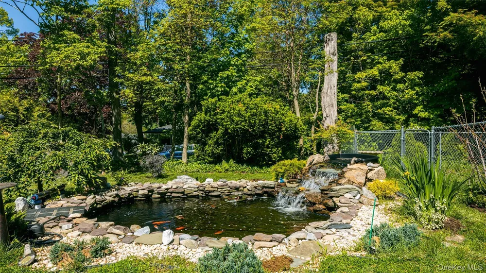 195 Sound Beach Blvd, Sound Beach, NY 11789