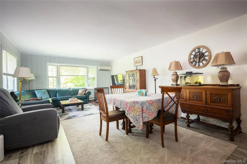 195 Sound Beach Blvd, Sound Beach, NY 11789