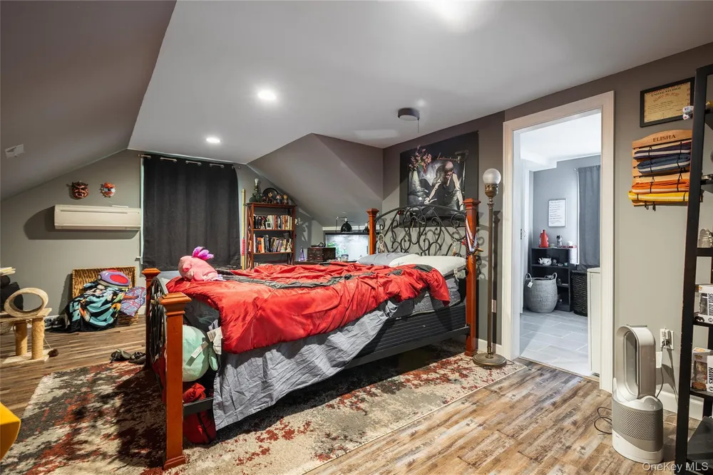 195 Sound Beach Blvd, Sound Beach, NY 11789