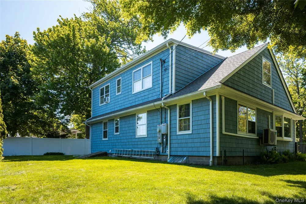 195 Sound Beach Blvd, Sound Beach, NY 11789