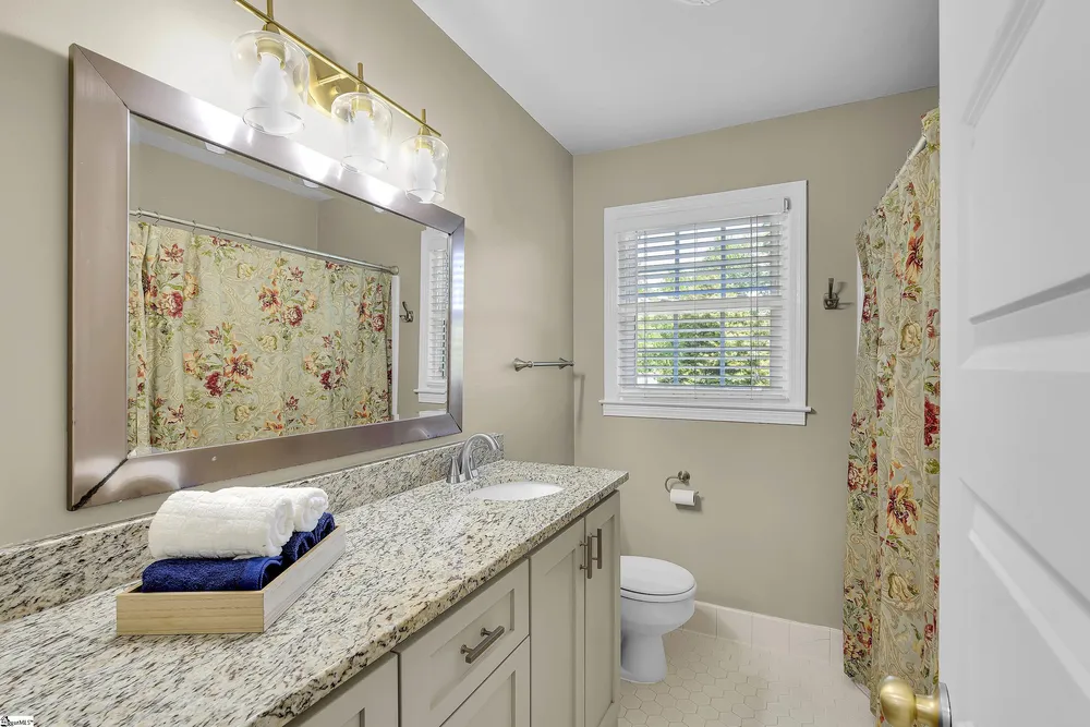 815 Edwards Rd, Greenville, SC 29615