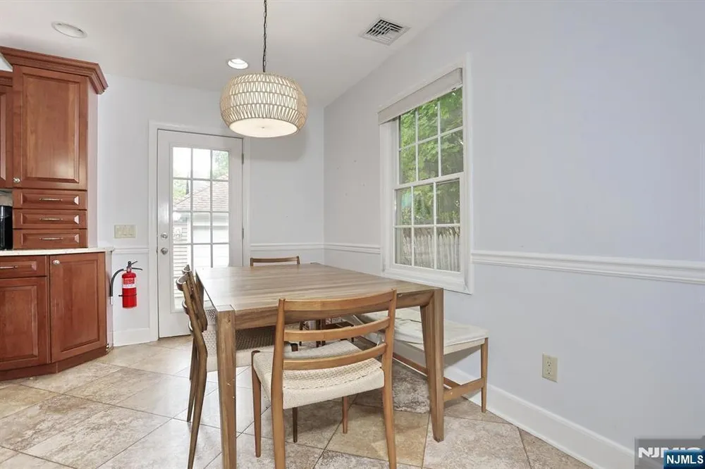 7 Short St, Harrington Park, NJ 07640