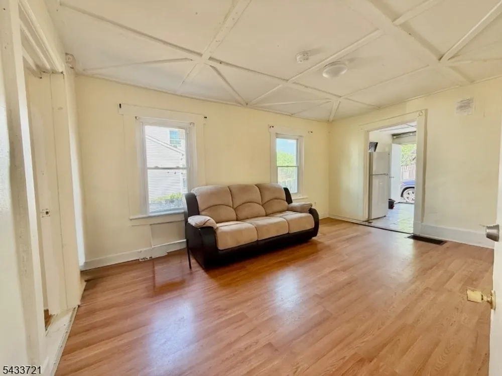 659 S 2nd St, Plainfield, NJ 07060