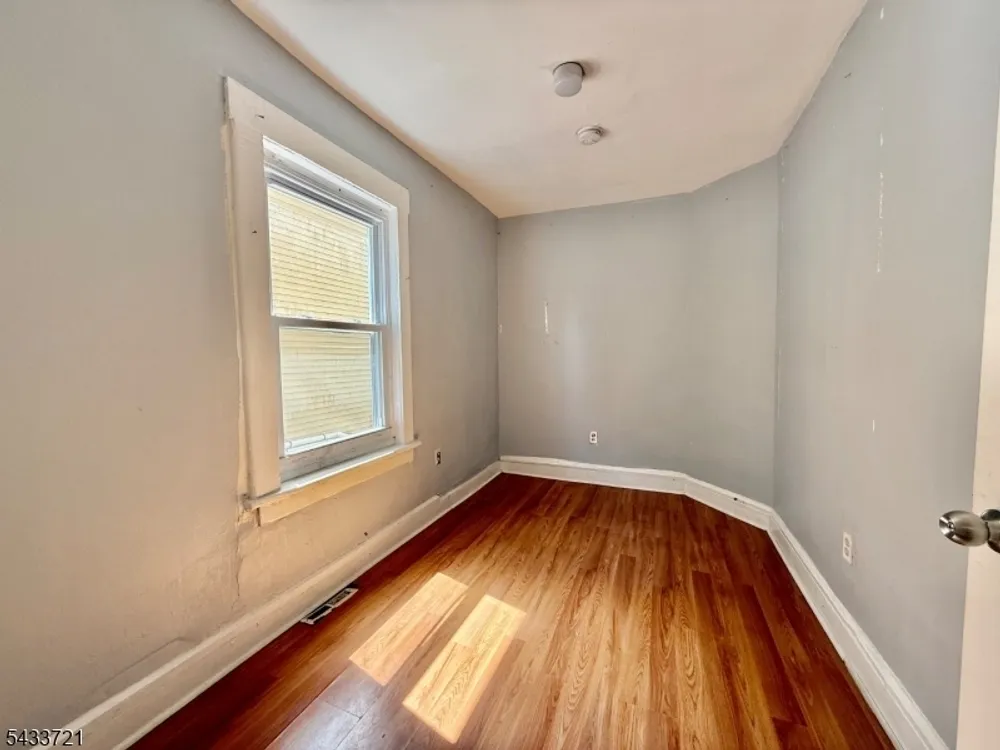 659 S 2nd St, Plainfield, NJ 07060