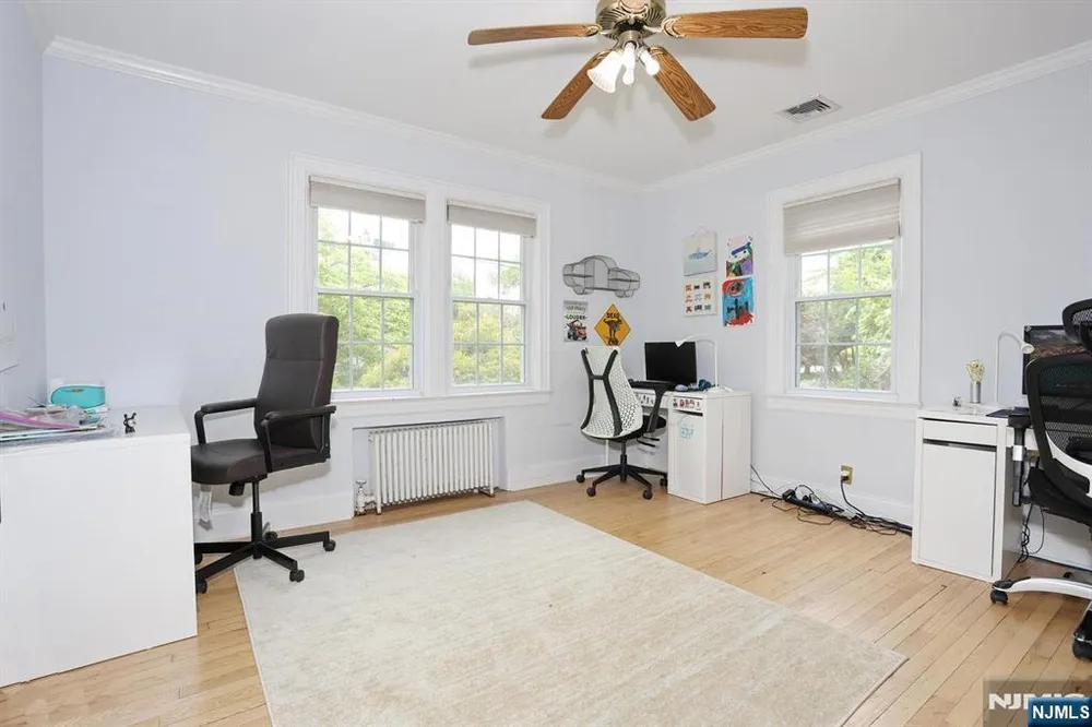 7 Short St, Harrington Park, NJ 07640
