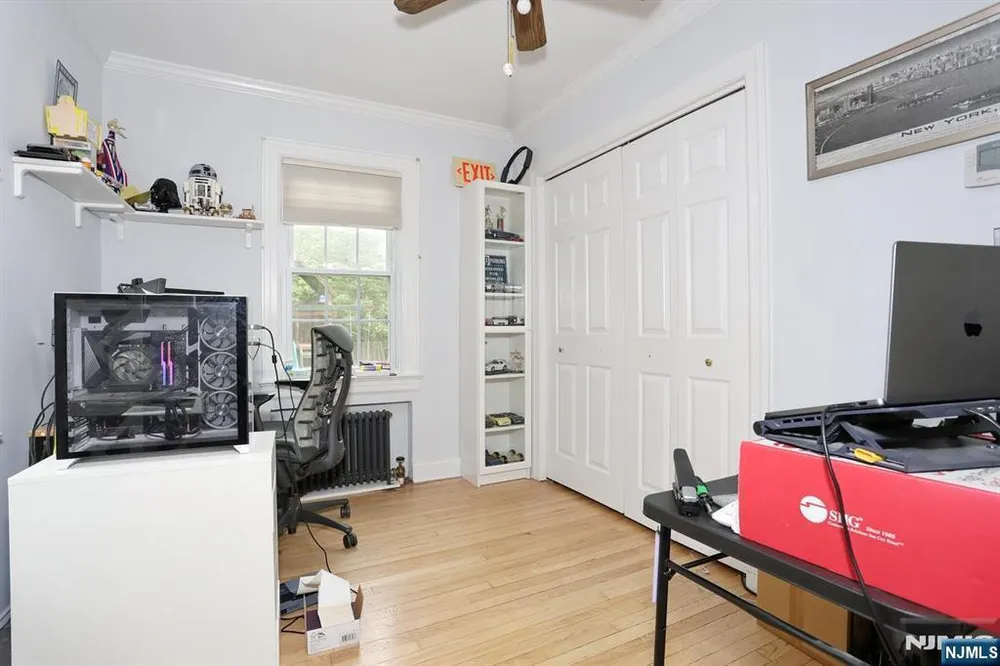 7 Short St, Harrington Park, NJ 07640
