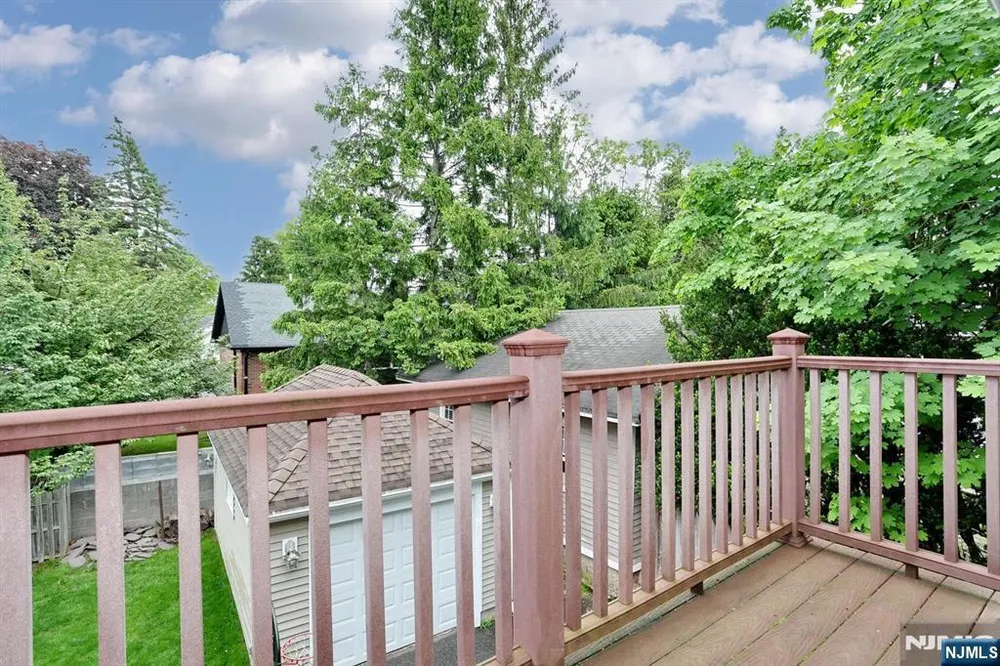 7 Short St, Harrington Park, NJ 07640