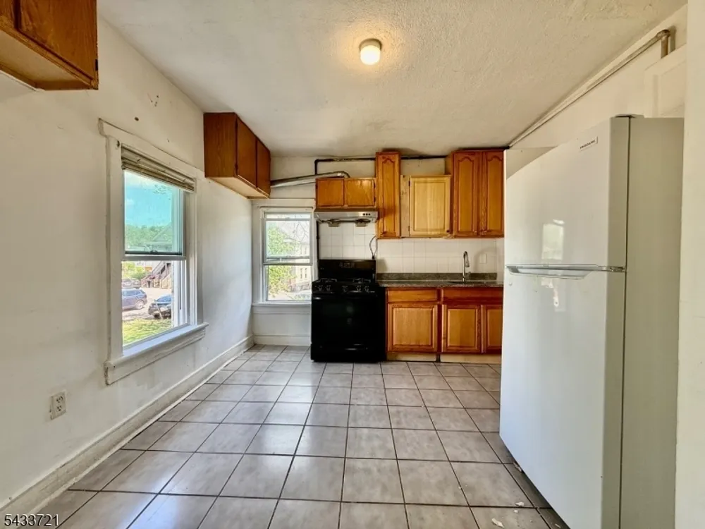 659 S 2nd St, Plainfield, NJ 07060