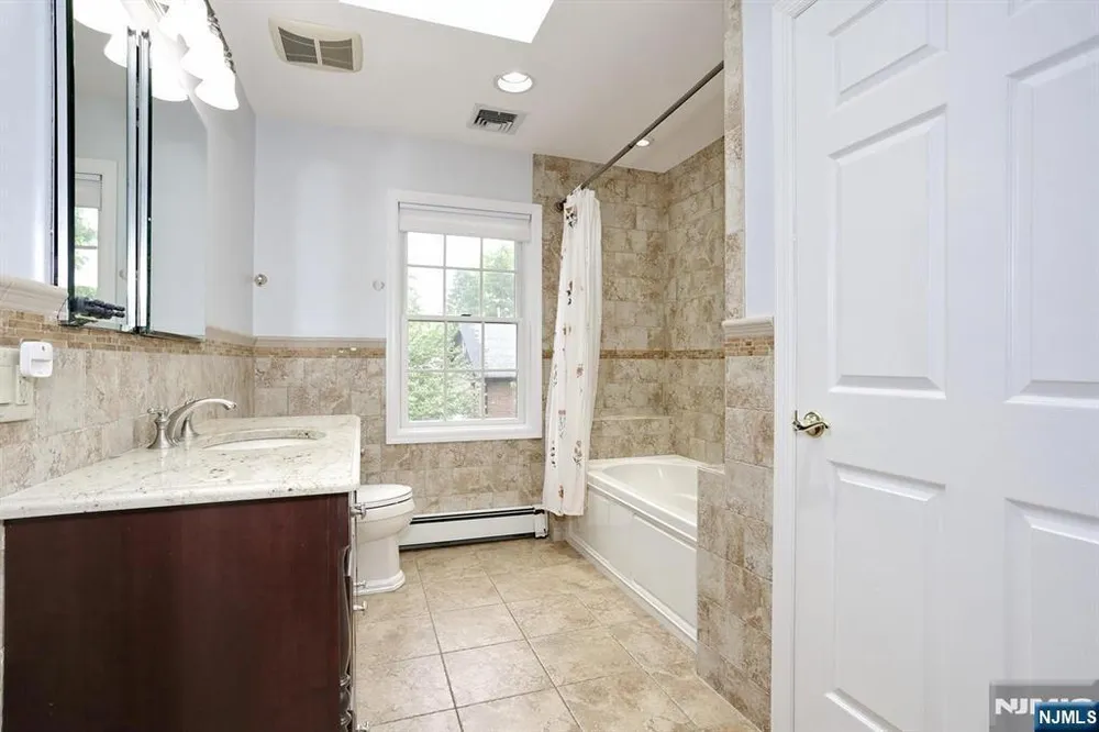 7 Short St, Harrington Park, NJ 07640