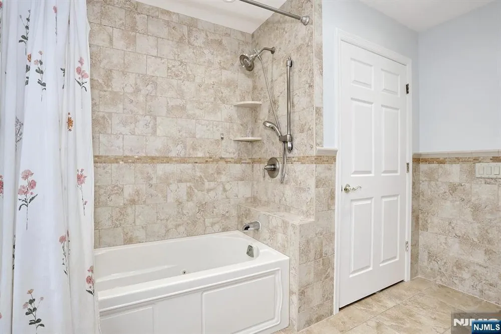 7 Short St, Harrington Park, NJ 07640