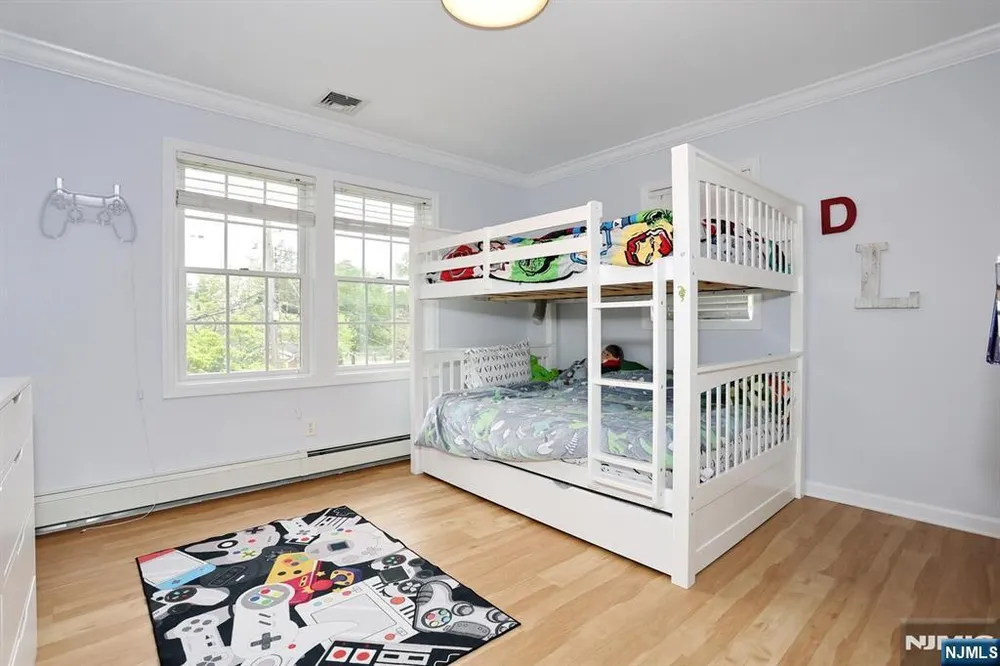 7 Short St, Harrington Park, NJ 07640