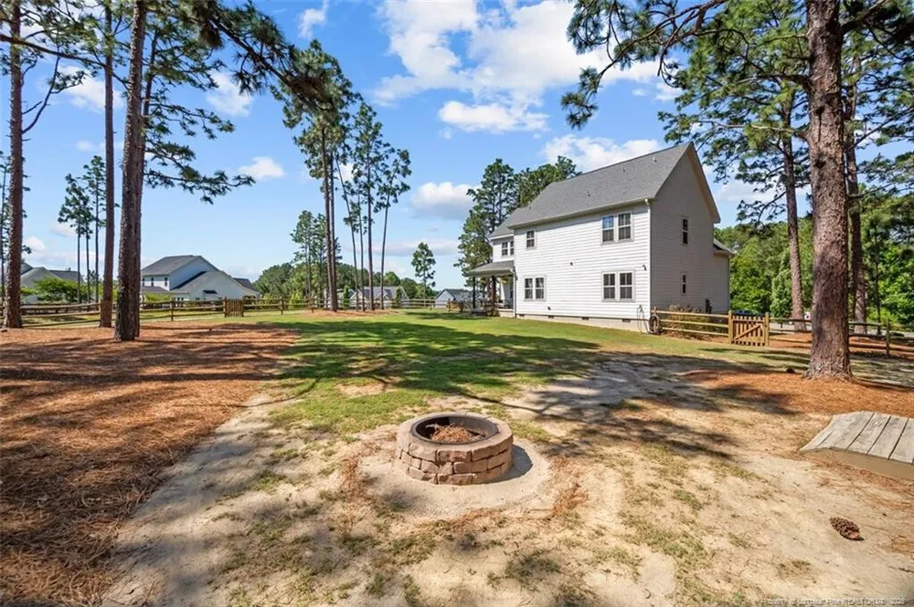 600 Trinity Ct, Carthage, NC 28327
