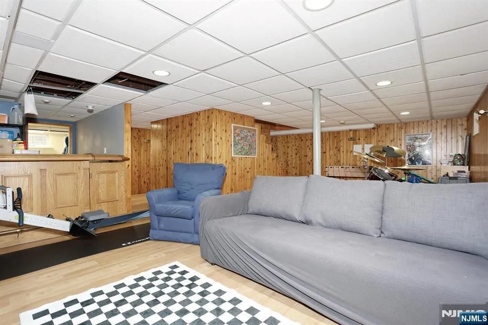 7 Short St, Harrington Park, NJ 07640
