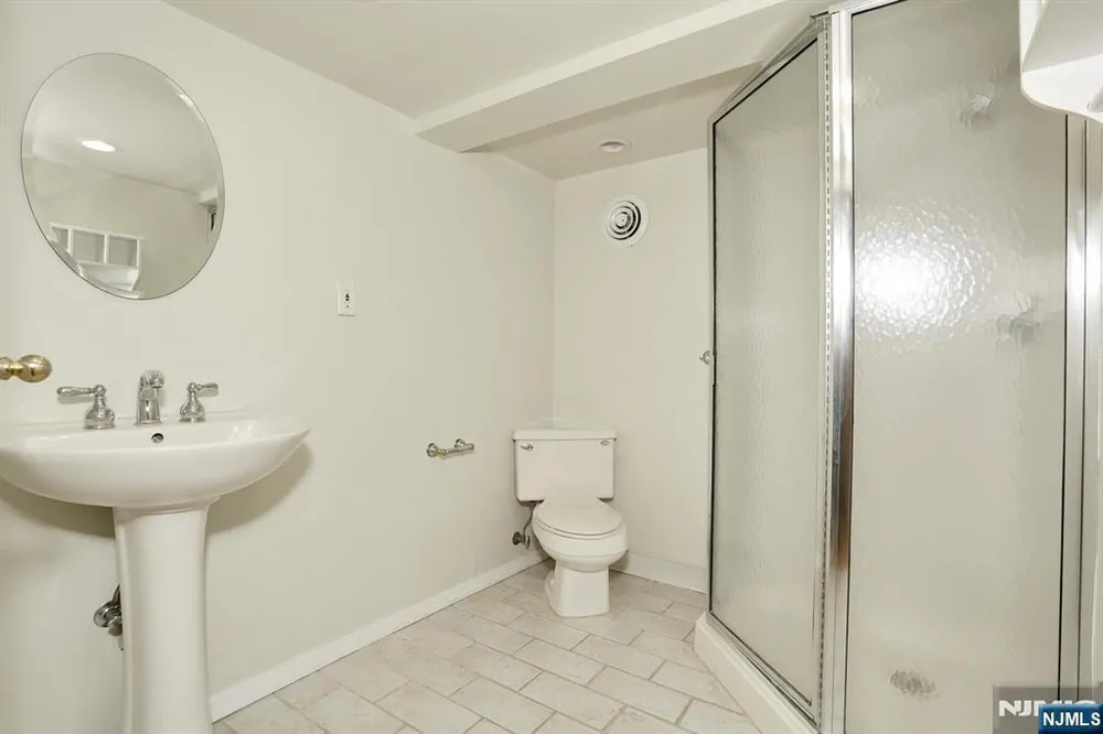 7 Short St, Harrington Park, NJ 07640