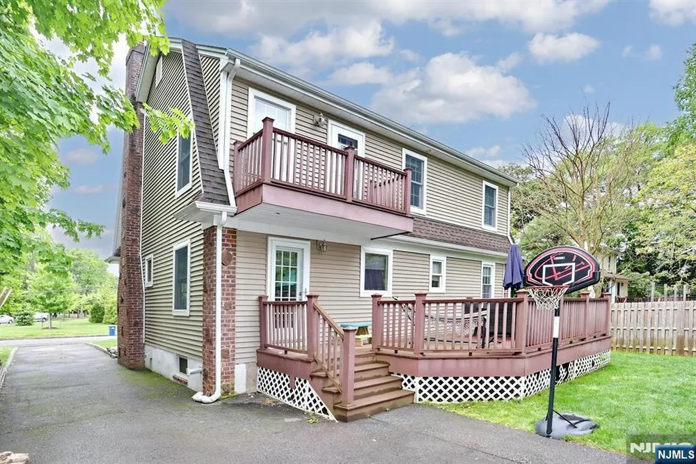 7 Short St, Harrington Park, NJ 07640