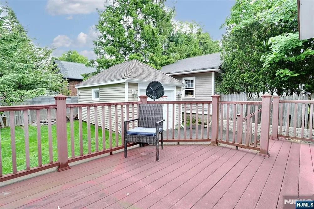 7 Short St, Harrington Park, NJ 07640