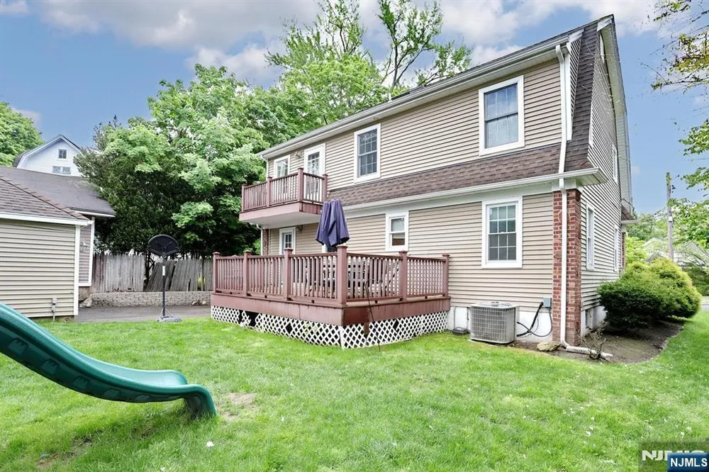 7 Short St, Harrington Park, NJ 07640