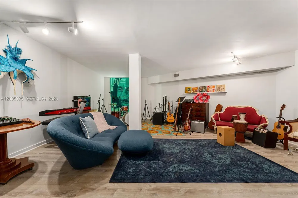 485 W Matheson Dr, Key Biscayne, FL 33149