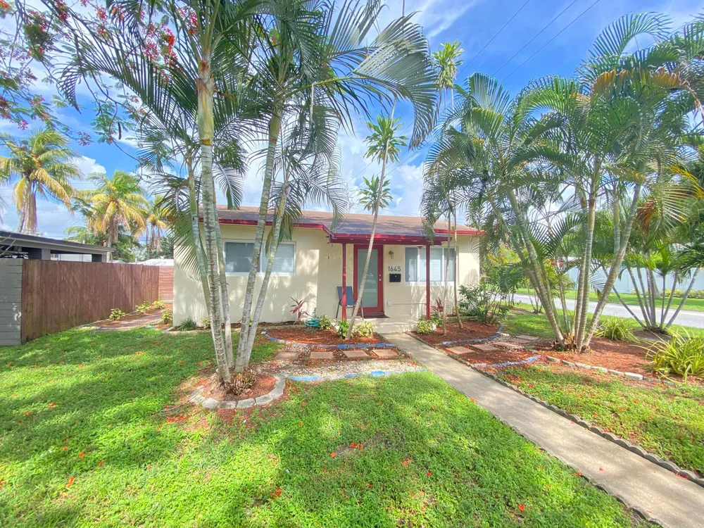 1645 NE 16th Ave, Fort Lauderdale, FL 33305