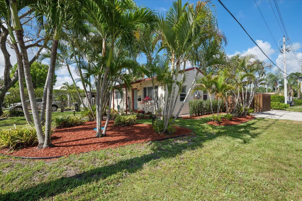 1645 NE 16th Ave, Fort Lauderdale, FL 33305