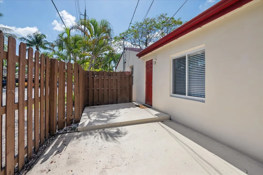 1645 NE 16th Ave, Fort Lauderdale, FL 33305