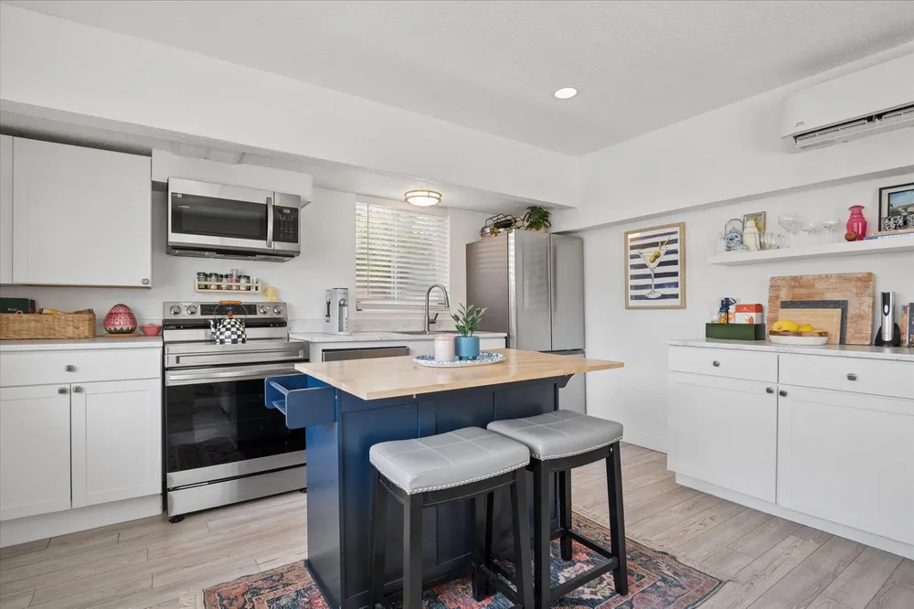 1645 NE 16th Ave, Fort Lauderdale, FL 33305
