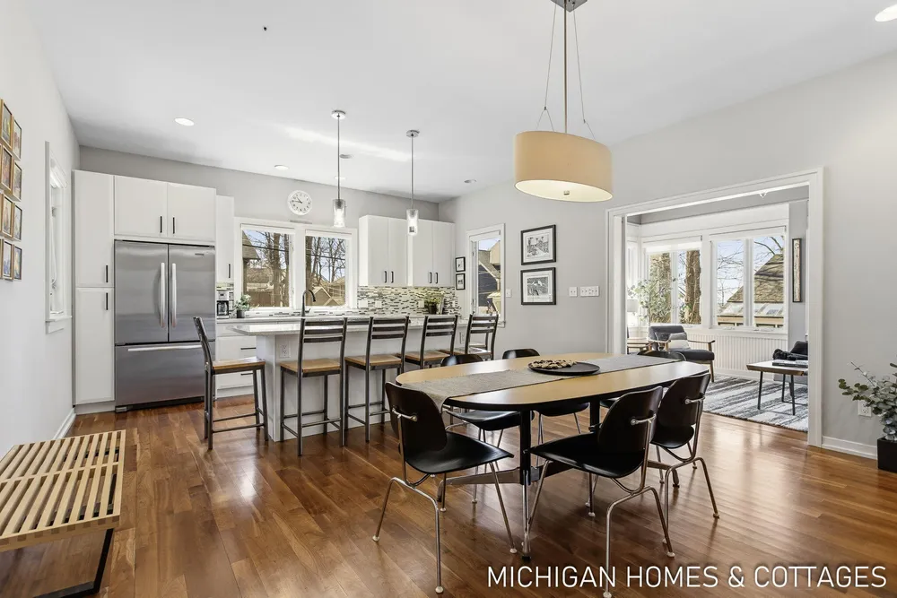 6700 Ratcliff Dr, Holland, MI 49423