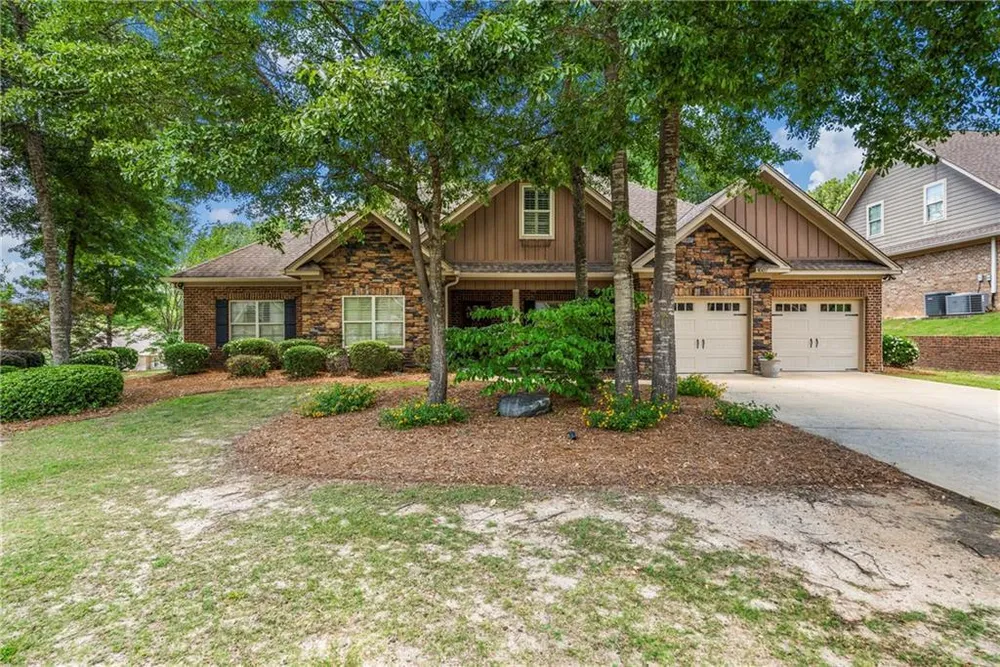 4507 Lakewood Dr, Phenix City, AL 36867
