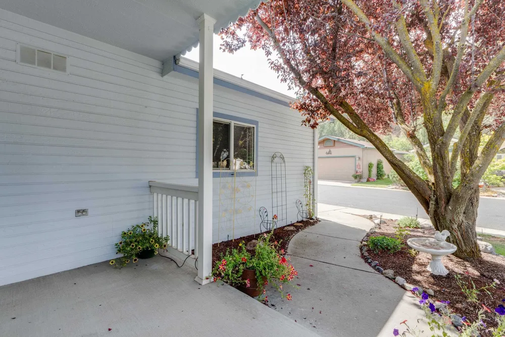 4525 S Sunny Creek Cir, Spokane, WA 99224
