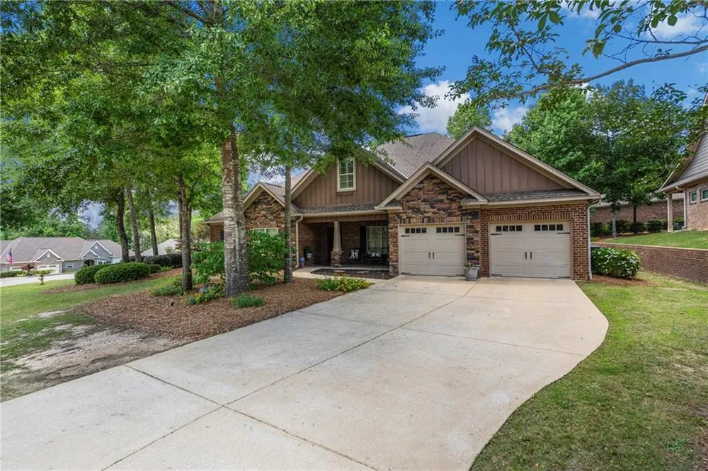 4507 Lakewood Dr, Phenix City, AL 36867