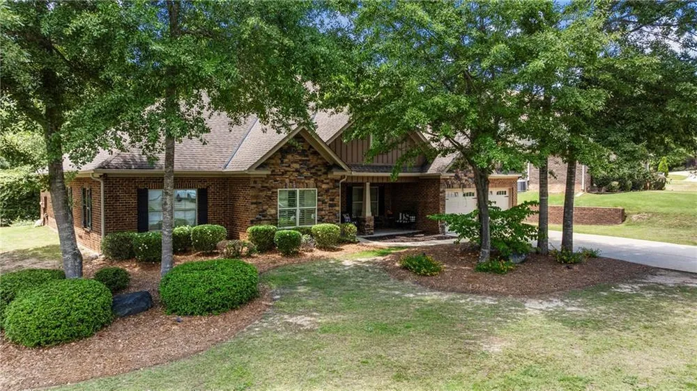 4507 Lakewood Dr, Phenix City, AL 36867